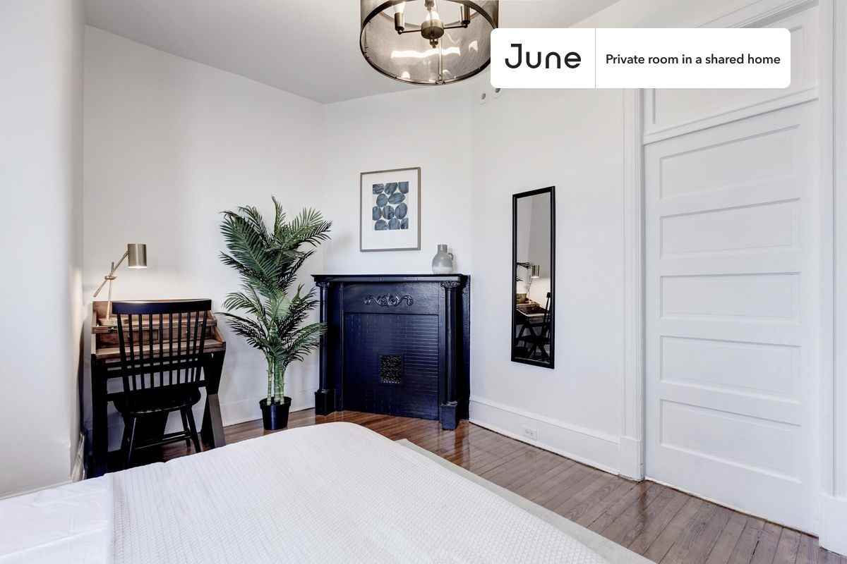 773 10th St Se #1A - Photo 2 of 12