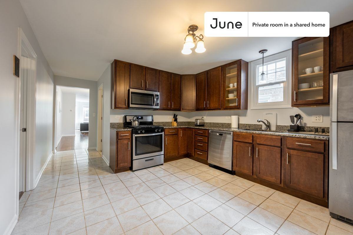 2852 N Lawndale Ave #A - Photo 6 of 20