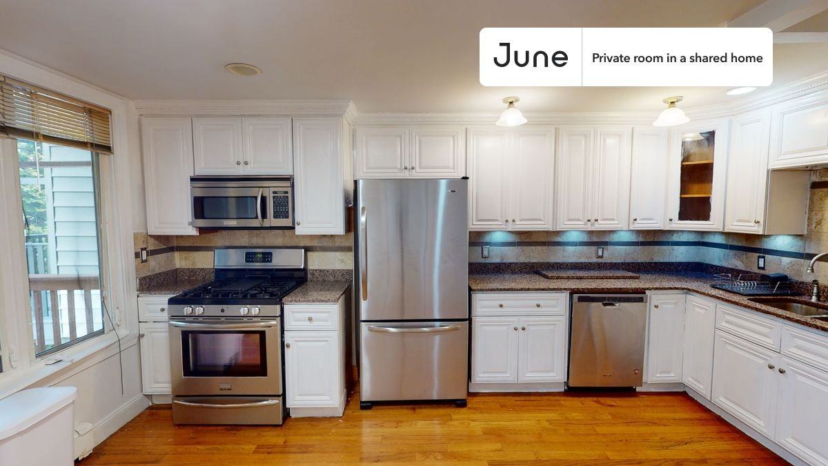 35 Howell St #C - Photo 2 of 8