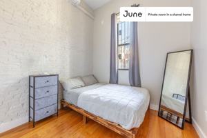 featured image of 6047 68th Ave #D