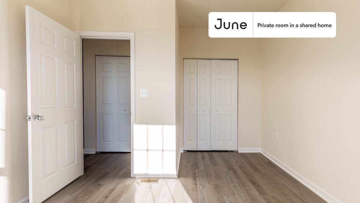 503 Randolph Street Northwest #C - Photo 4 of 24