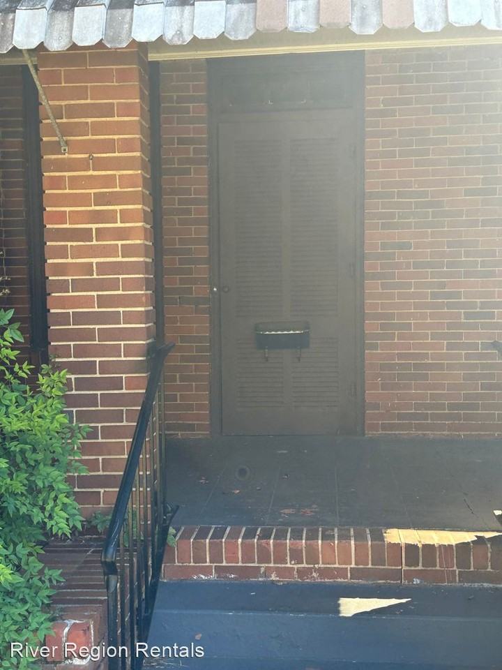 3377/3379 Lexington Road - Photo 3 of 13