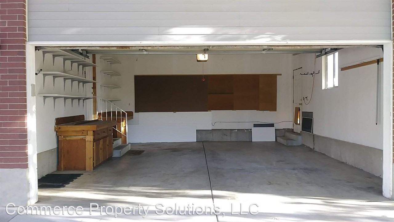 2236 E 3250 N - Photo 2 of 33