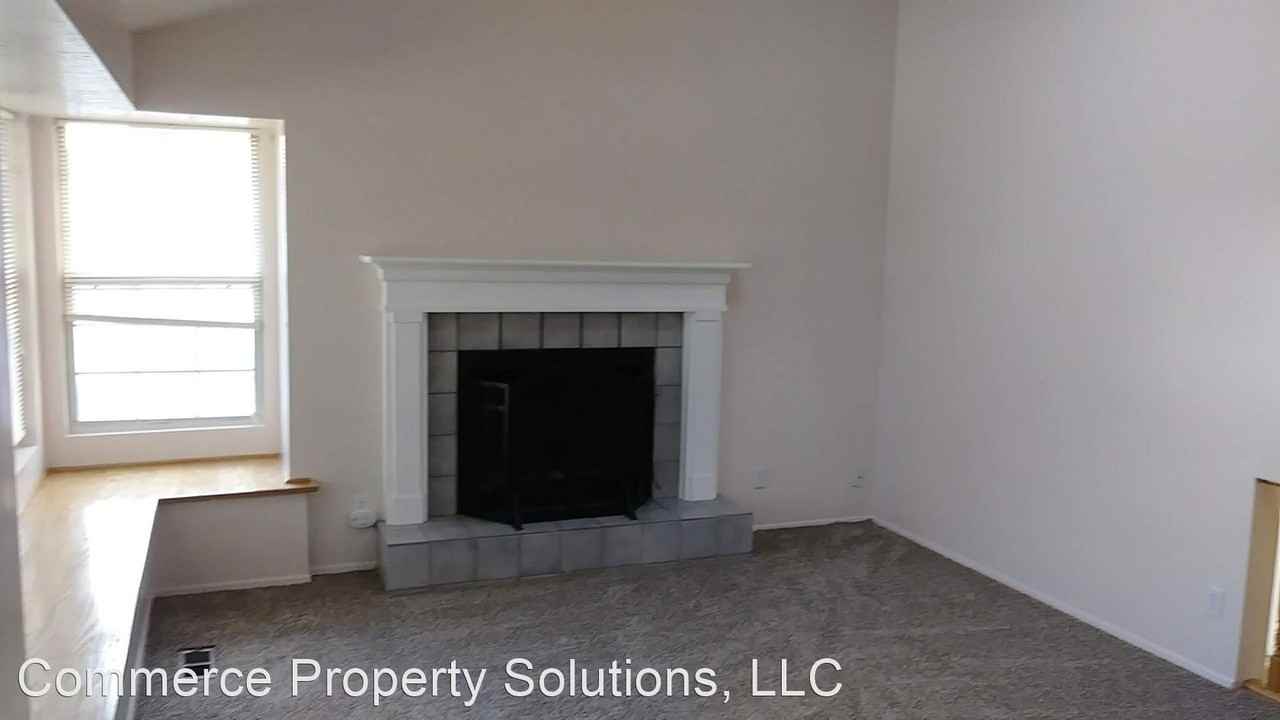 2236 E 3250 N - Photo 3 of 33