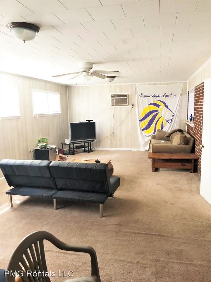 304 Pitt Moore - Photo 3 of 13