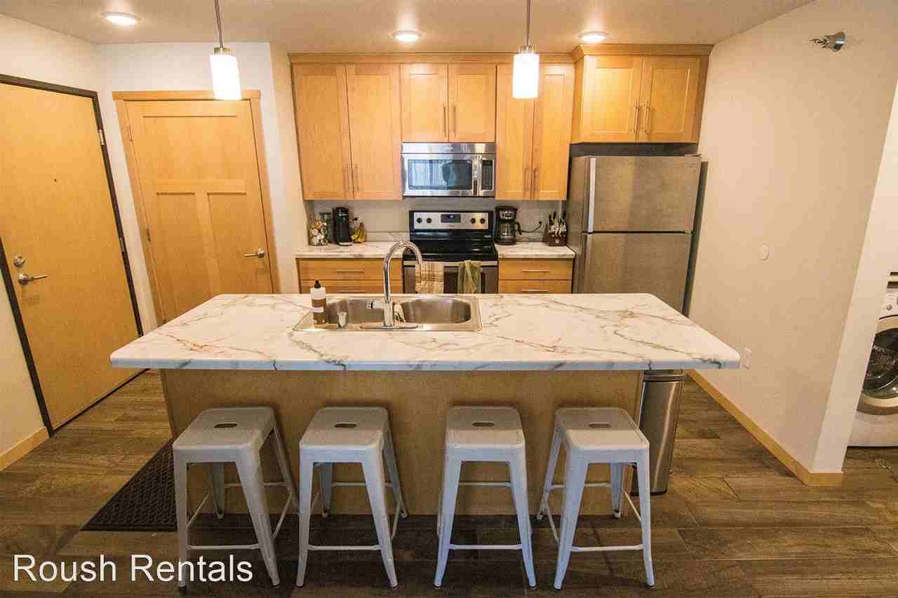 3004 & 3008 Gillette - Photo 3 of 15