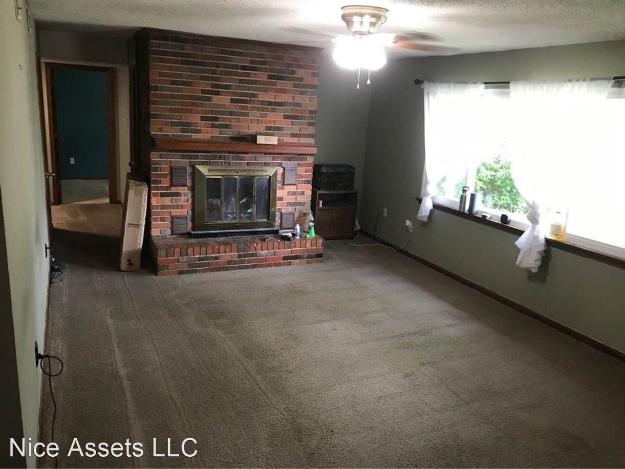 652-654 Pear Tree Circle - Photo 2 of 5