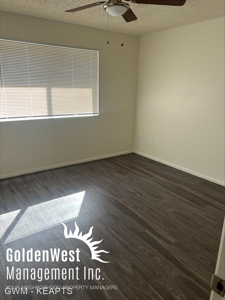 6816-6818 N. 17th Ave - Photo 3 of 9