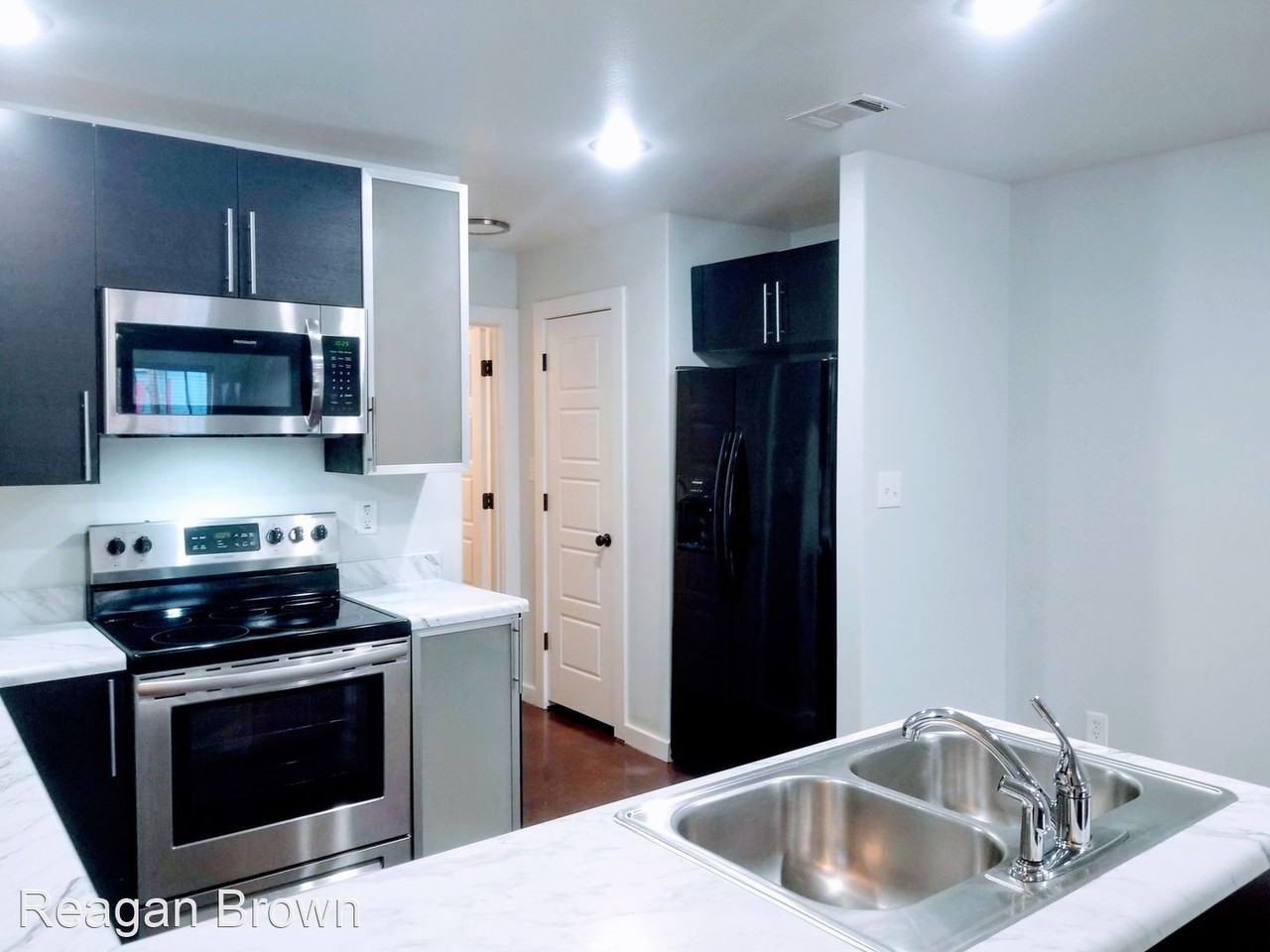 *****L@@K AT ME! BRYANT 3BR/2BA DUPLEX FOR RENT!***** - Photo 2 of 10