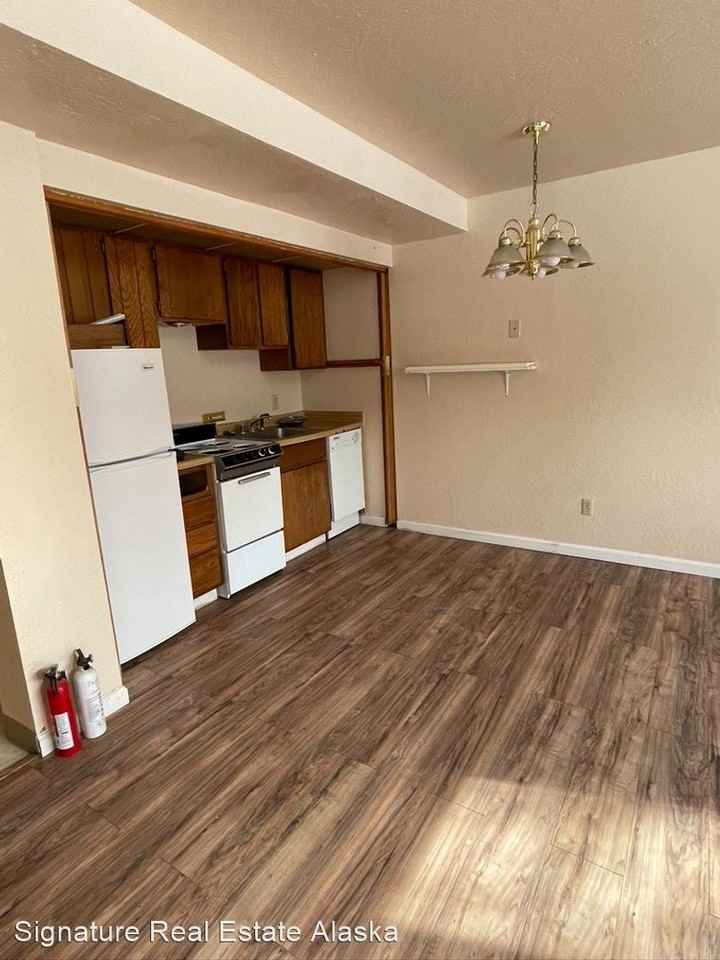 1211 & 1221 Rogers Circle - Photo 2 of 4