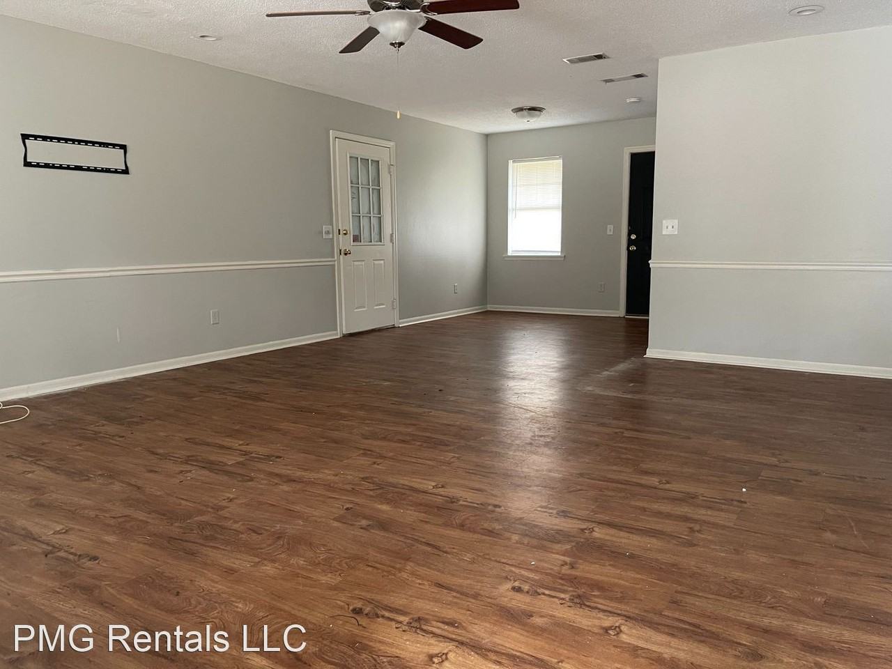 825 Robinhood Trail - Photo 3 of 14