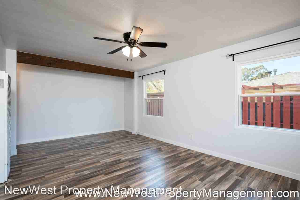 6367 Jeff St - Photo 3 of 17