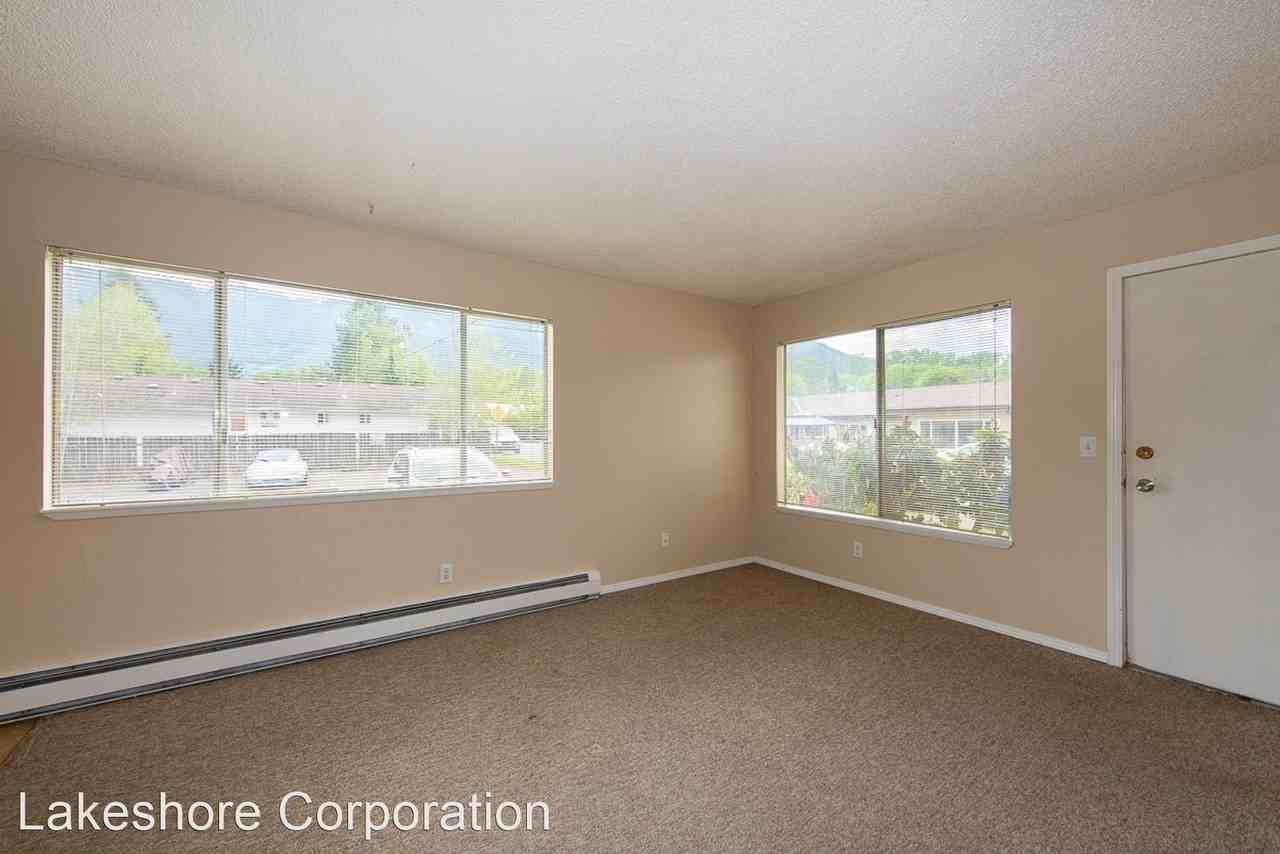 226 Cedar Ave S - Photo 2 of 10