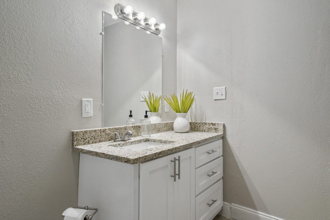 N Semmes St - Photo 2 of 8