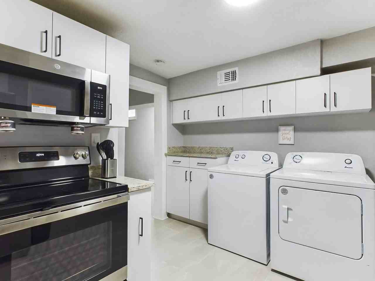 E North Bay St - Photo 2 of 11