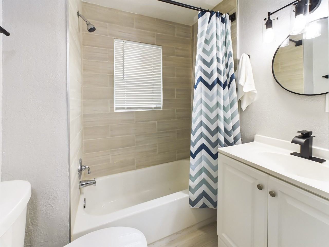 E North Bay St - Photo 7 of 11