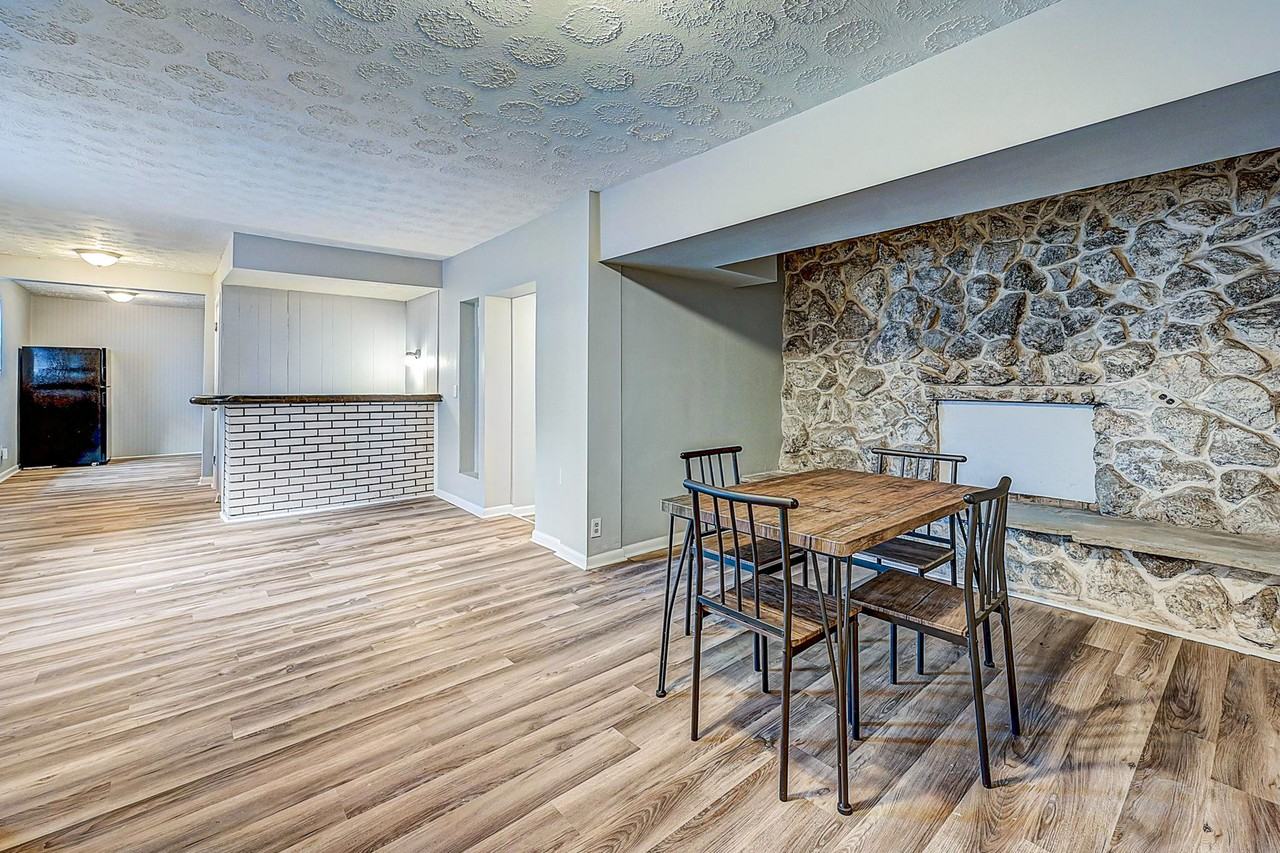 Hamilton Cir - Photo 6 of 9