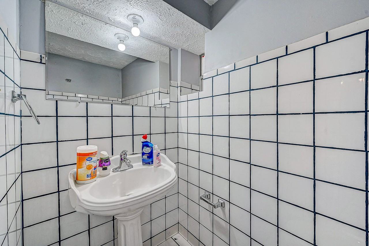 Hamilton Cir - Photo 4 of 9