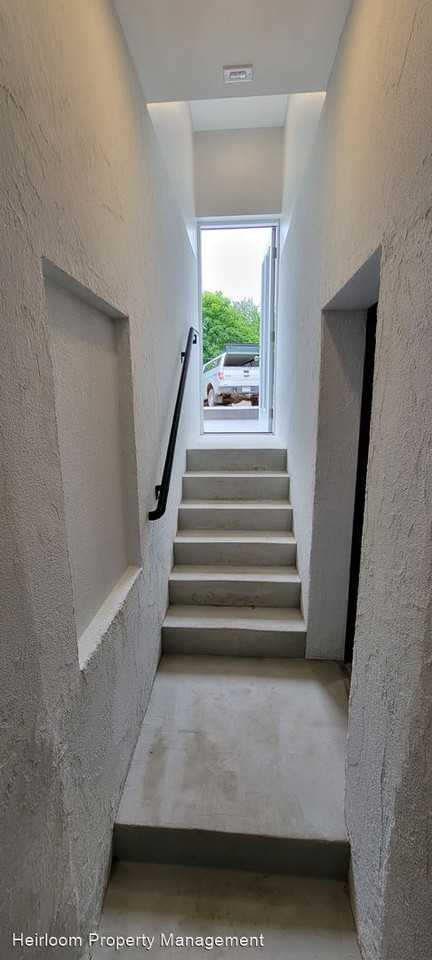 515 N Lake Avenue - Photo 3 of 17