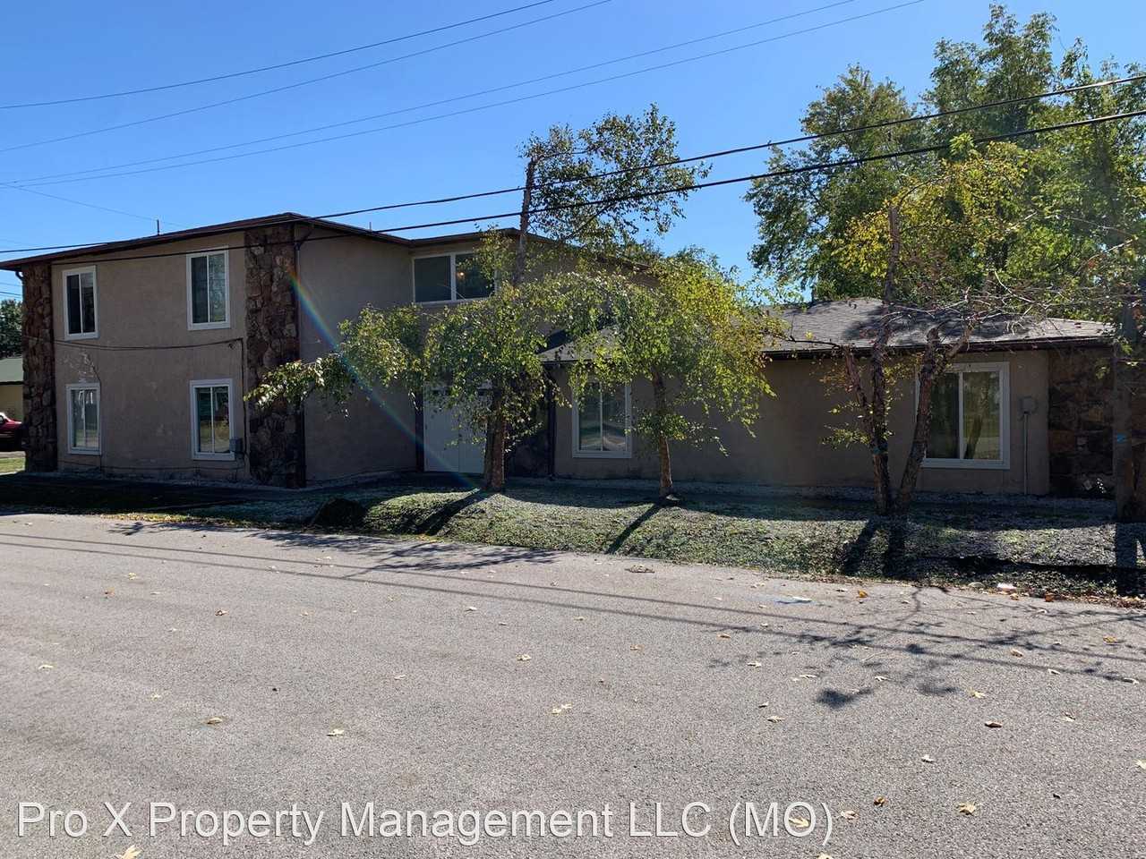 202 E Allen - Photo 2 of 3