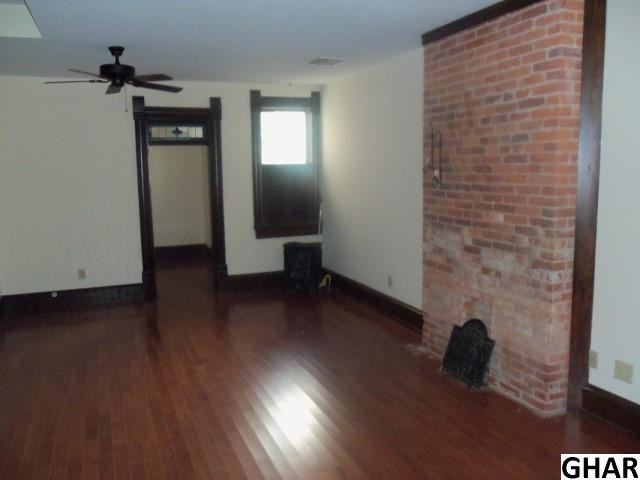 560 Race St - Photo 2 of 17