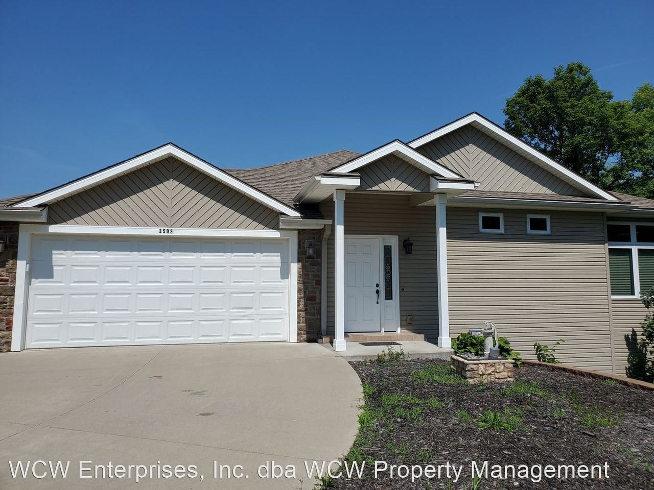 3502 Se Taurus Ave - Photo 3 of 44