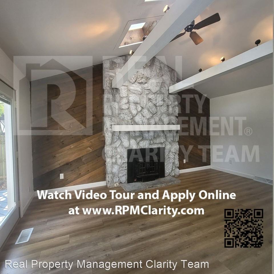 204 Hickory St - Photo 2 of 22