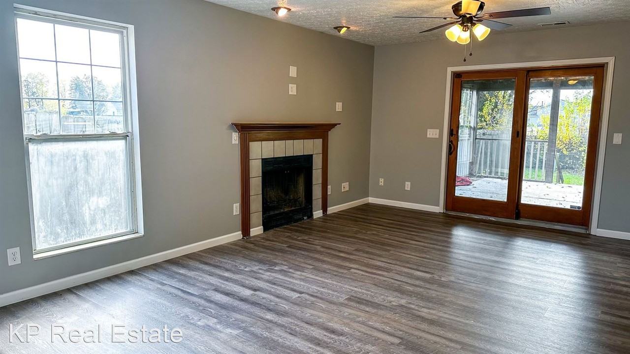 2467 Bridlewood Ct - Photo 3 of 11