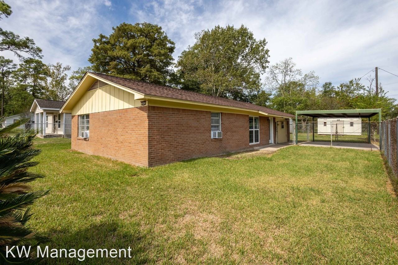 1910 Pierce St - Photo 3 of 26