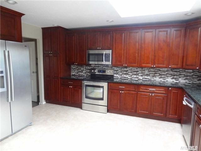 578 Higbie Ln - Photo 3 of 20