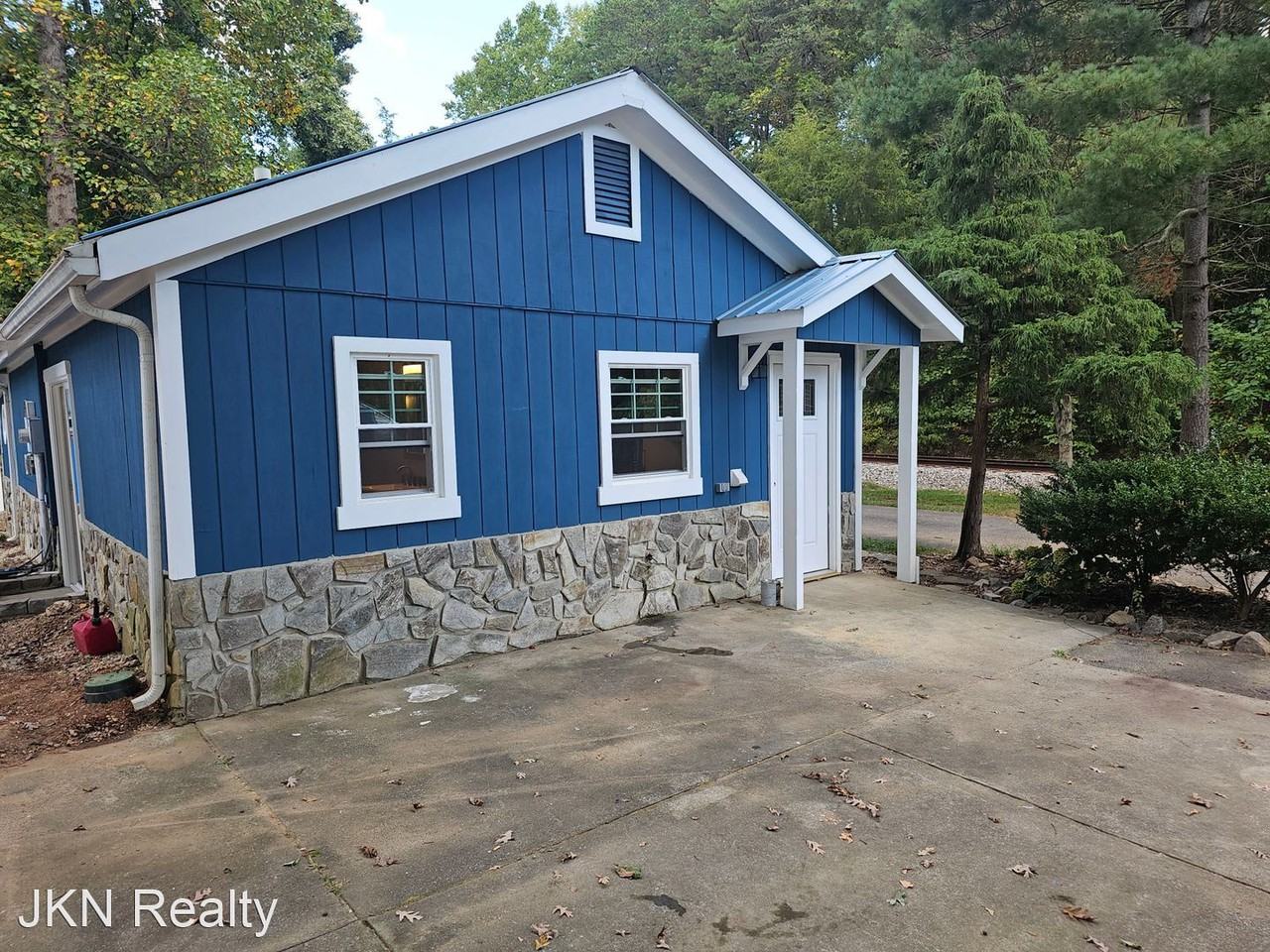 7692 Windward Point dr Sherrils ford, NC 28673 - Photo 3 of 22