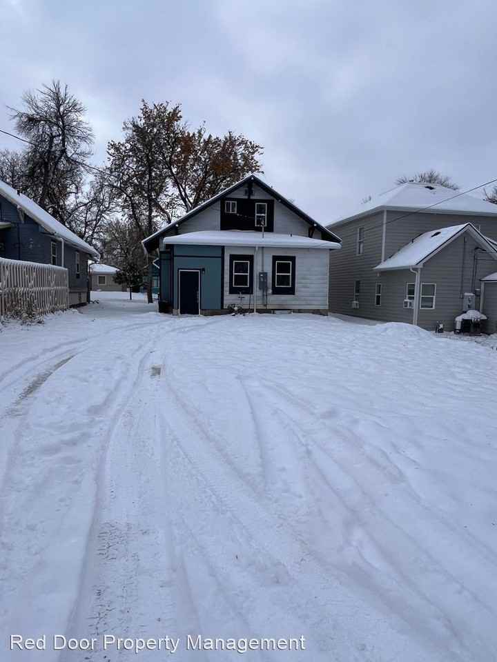 1515 4th Ave N Great Falls MT 59401 - Photo 2 of 12