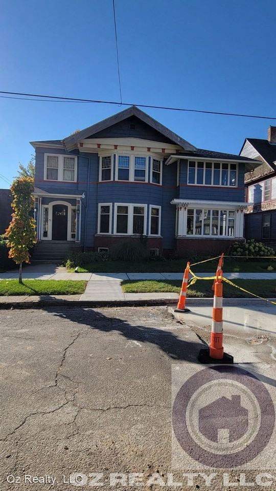 525 Winthrop St Apartments in Old West End, Toledo, OH 43620 Zumper