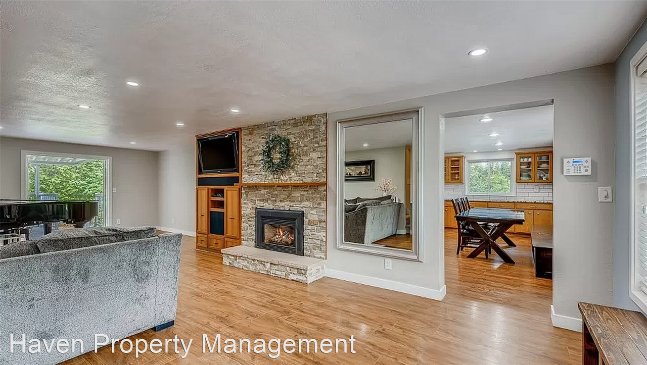 28219 45th Ave S - Photo 3 of 20