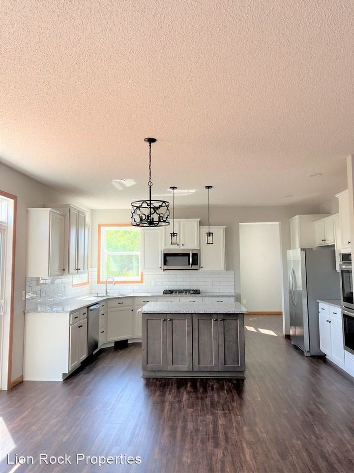 1803 Red Oak Rdg - Photo 3 of 8