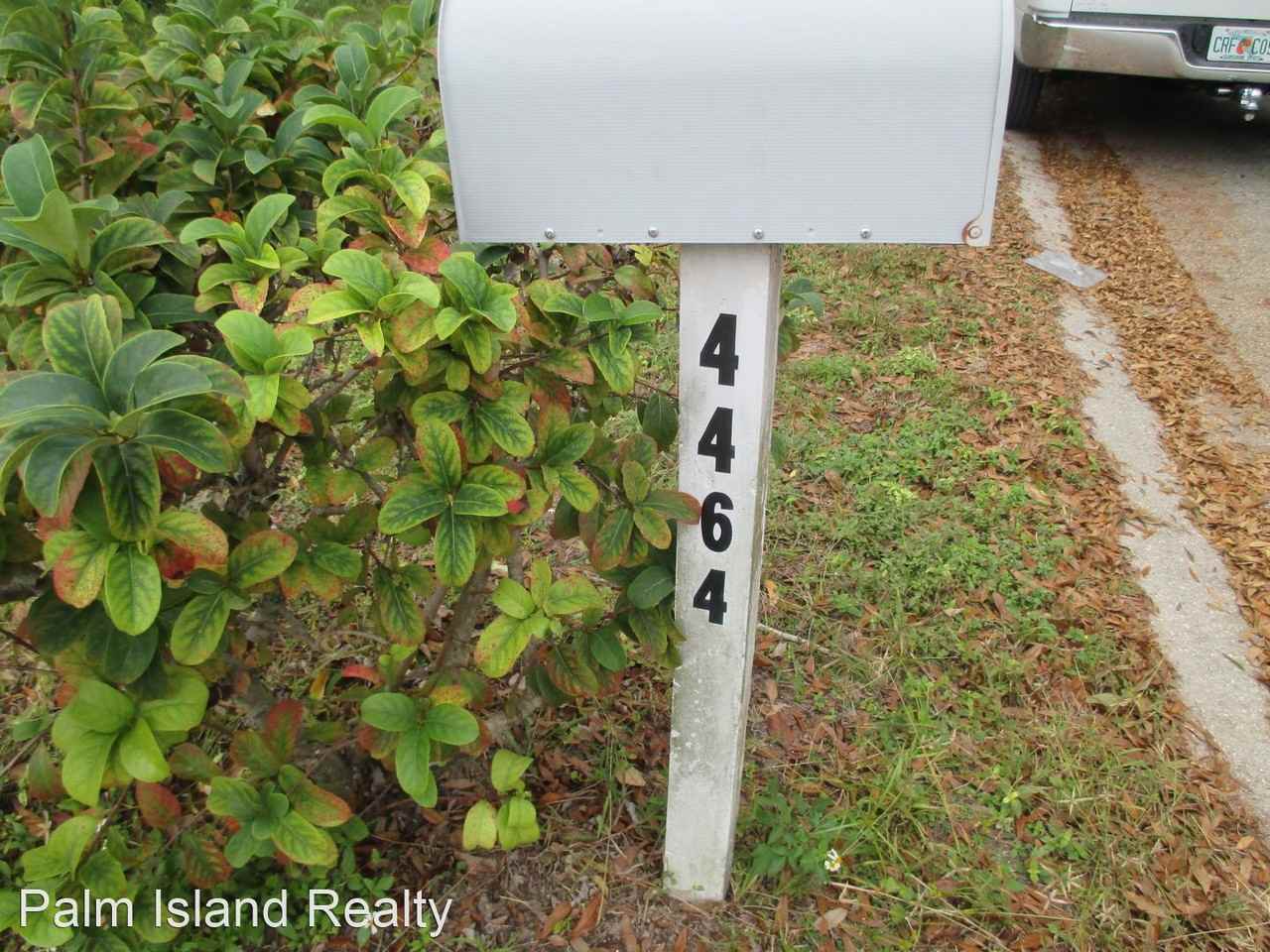 4464 43rd Ave N - Photo 3 of 8