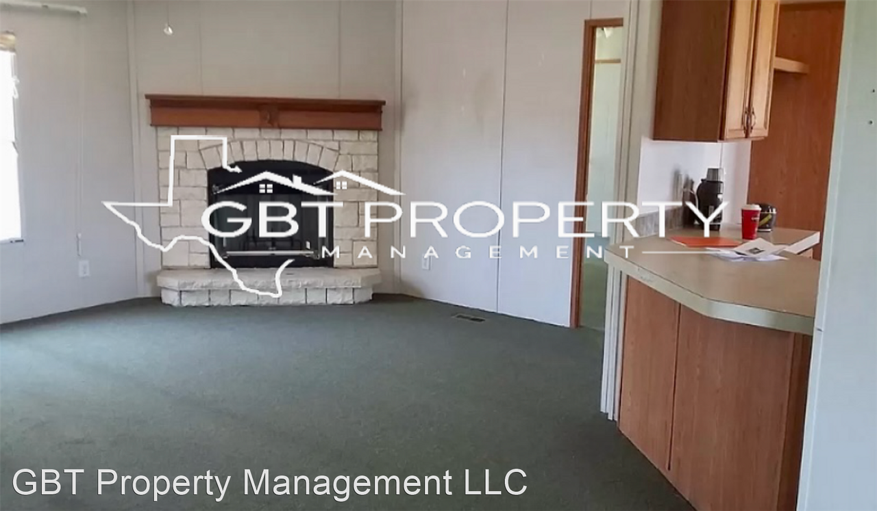 110 Pine St - Photo 2 of 7