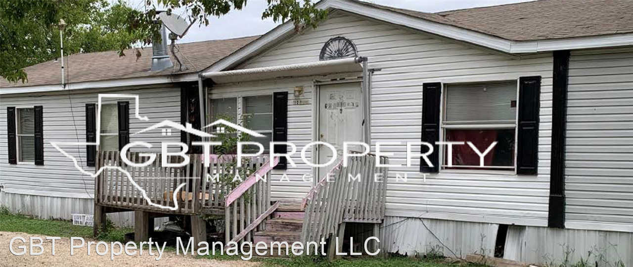 110 Pine St - Photo 3 of 7