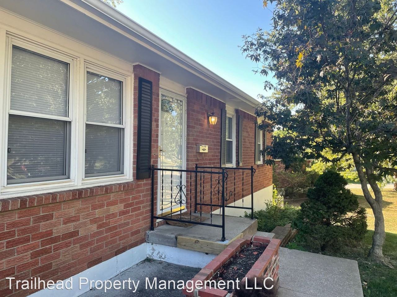 4225 S Saville Ave - Photo 2 of 21