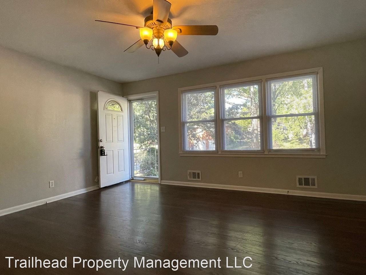 4225 S Saville Ave - Photo 3 of 21