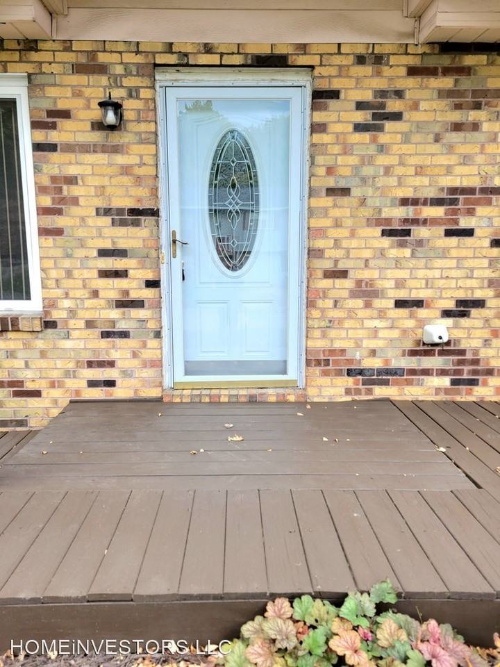 28 Georgetown Dr - Photo 3 of 21