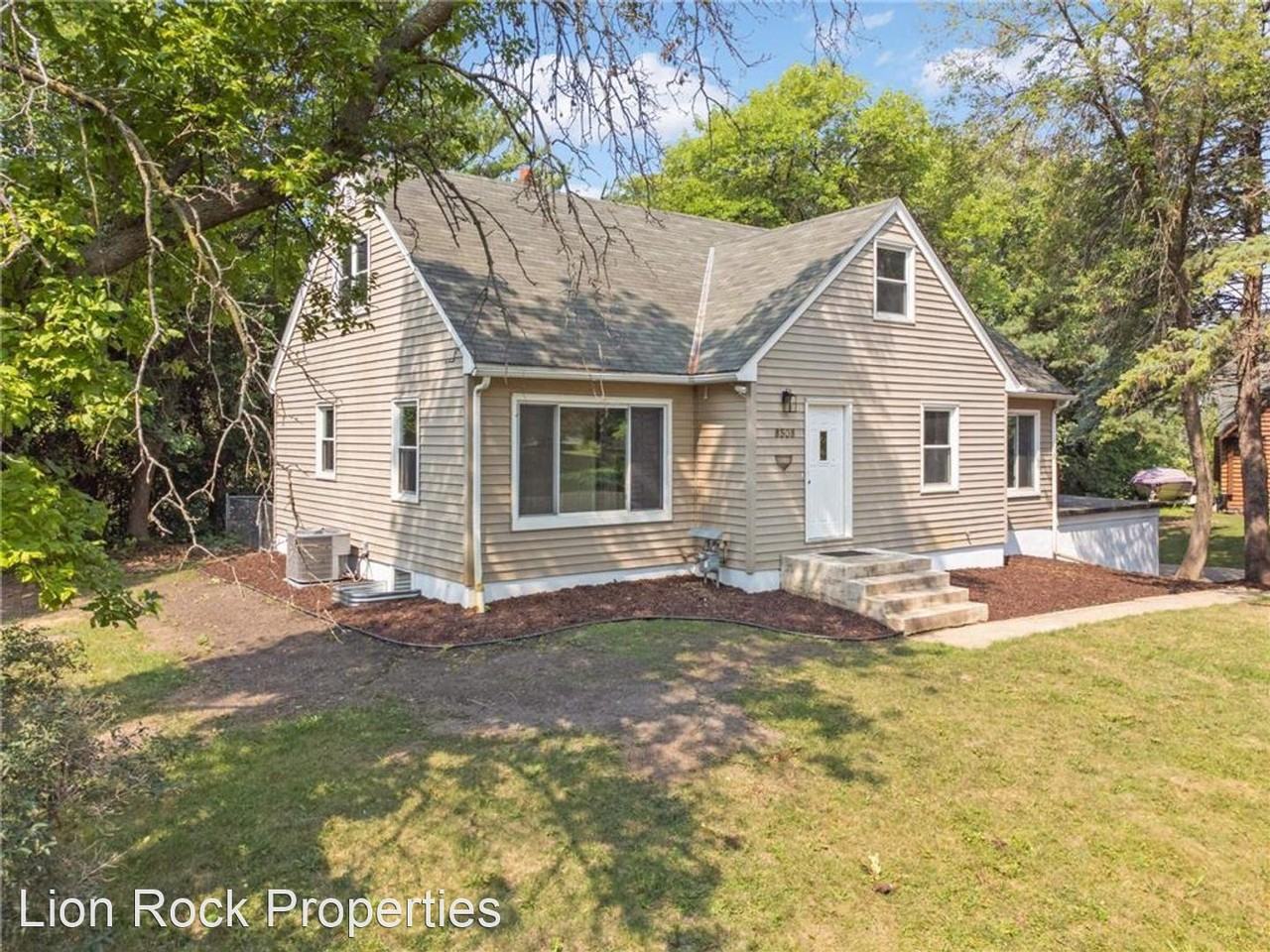 8508 Waters Edge Dr - Photo 3 of 40