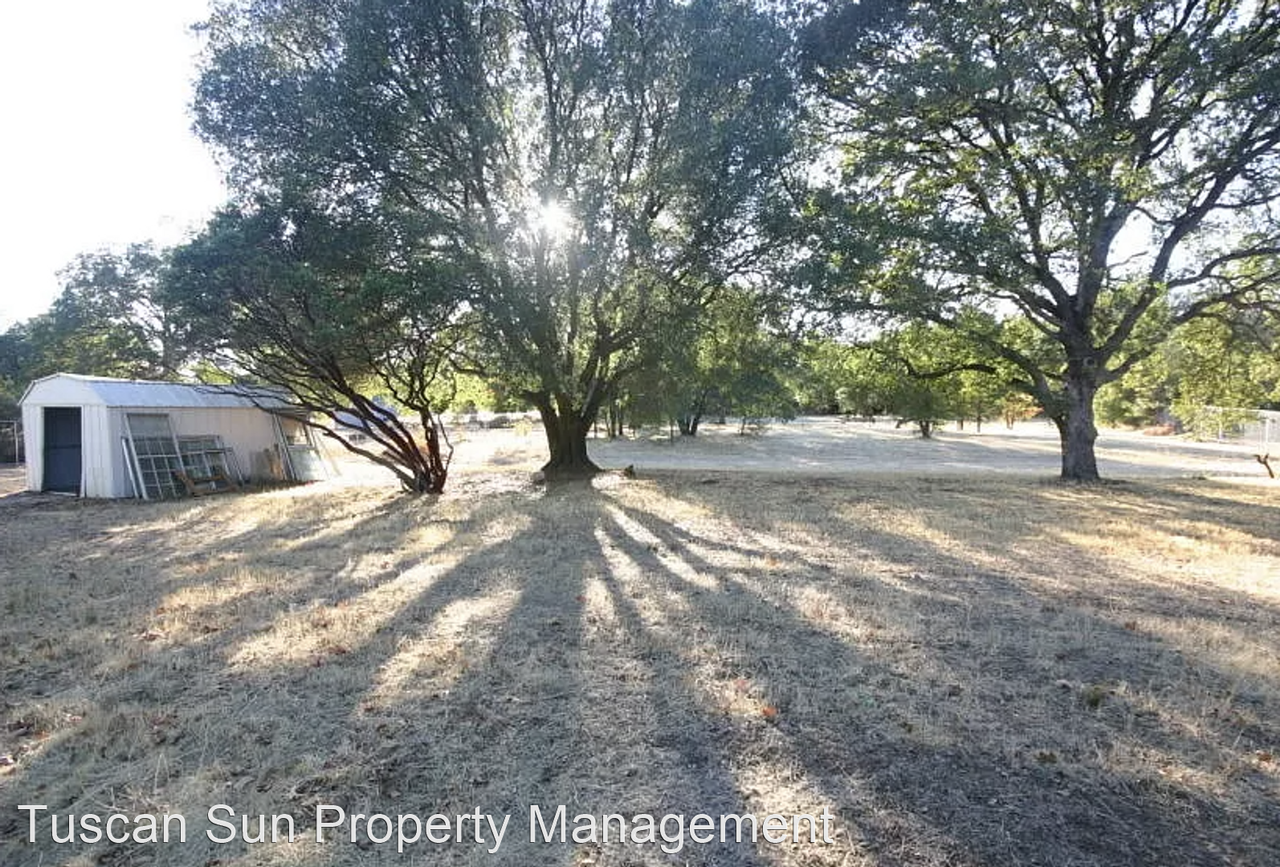 3416 El Camino Dr - Photo 2 of 28