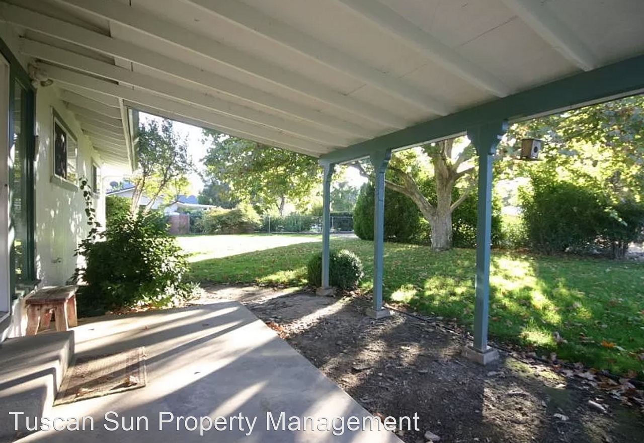 3416 El Camino Dr - Photo 3 of 28