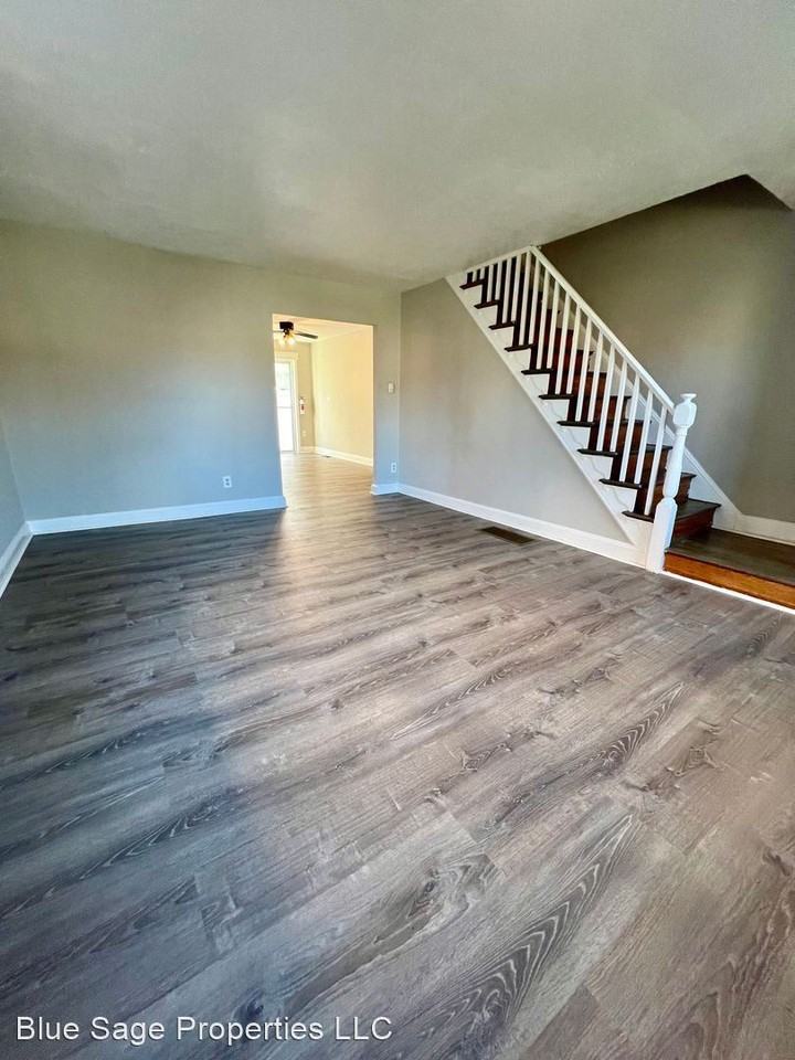 1229 Wilson Dr - Photo 2 of 17