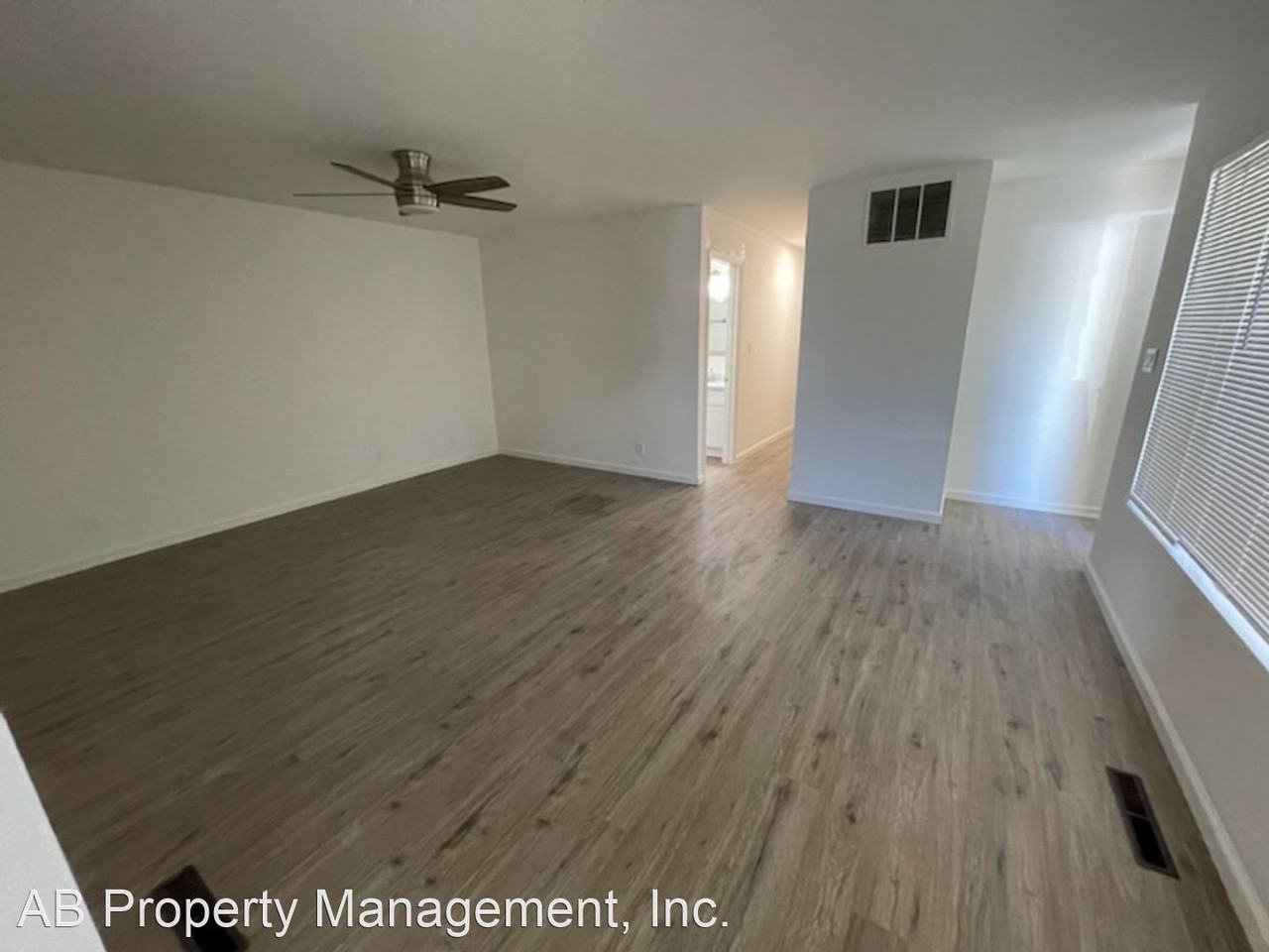 8656-8658 Beverly Ln - Photo 2 of 13