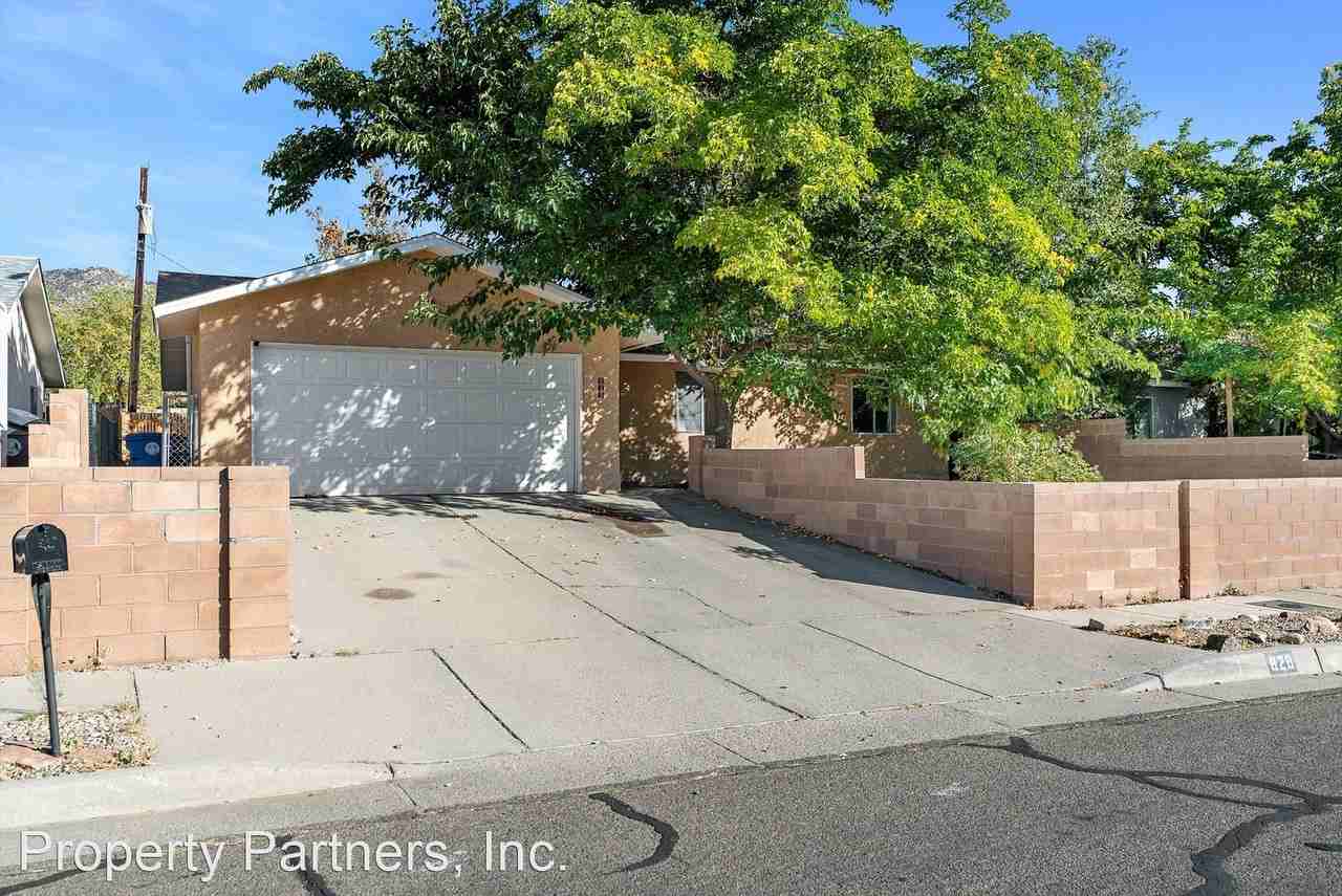 828 Eastridge Dr Ne - Photo 3 of 30