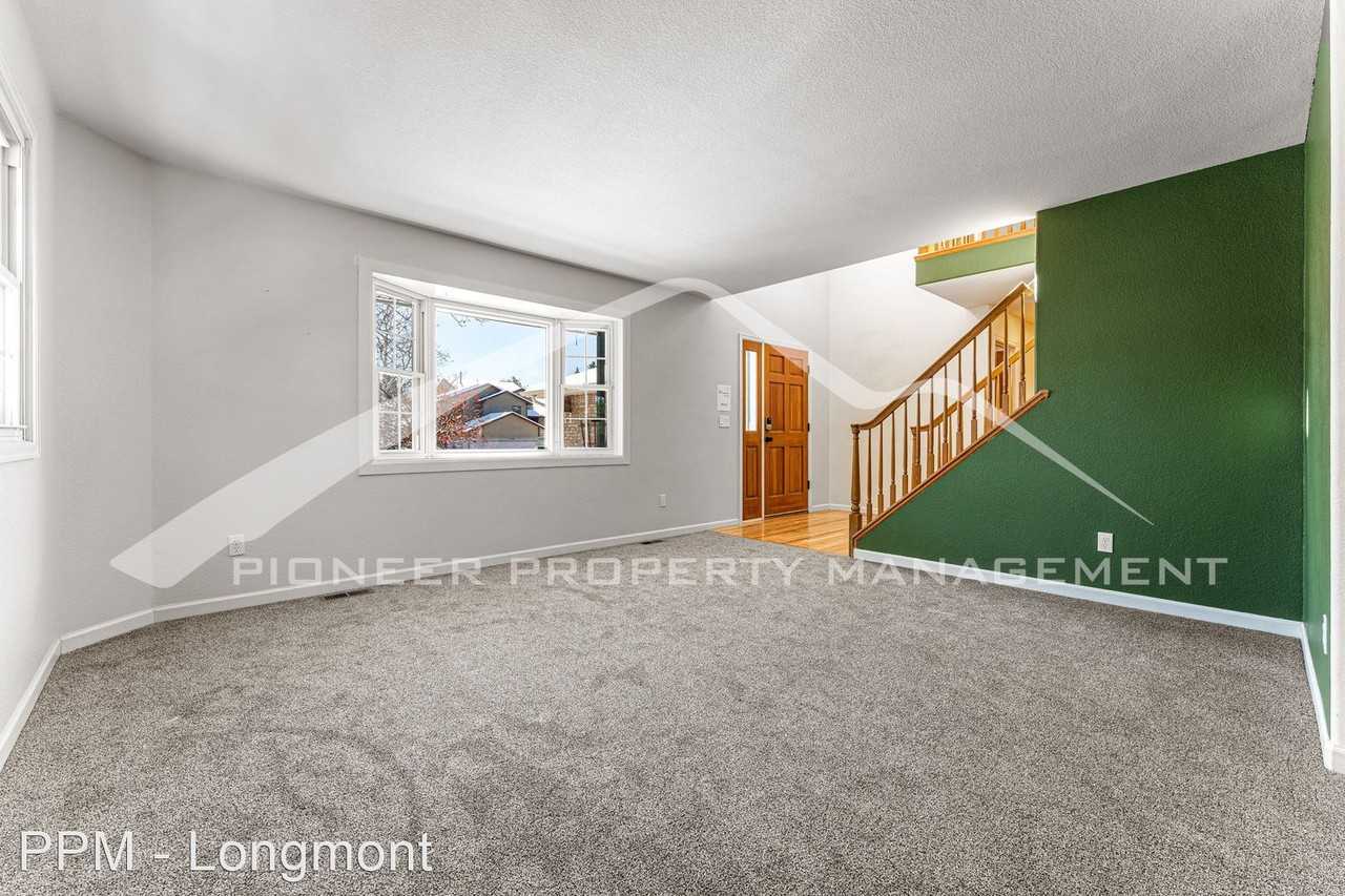 2295 Vineyard Pl - Photo 3 of 31