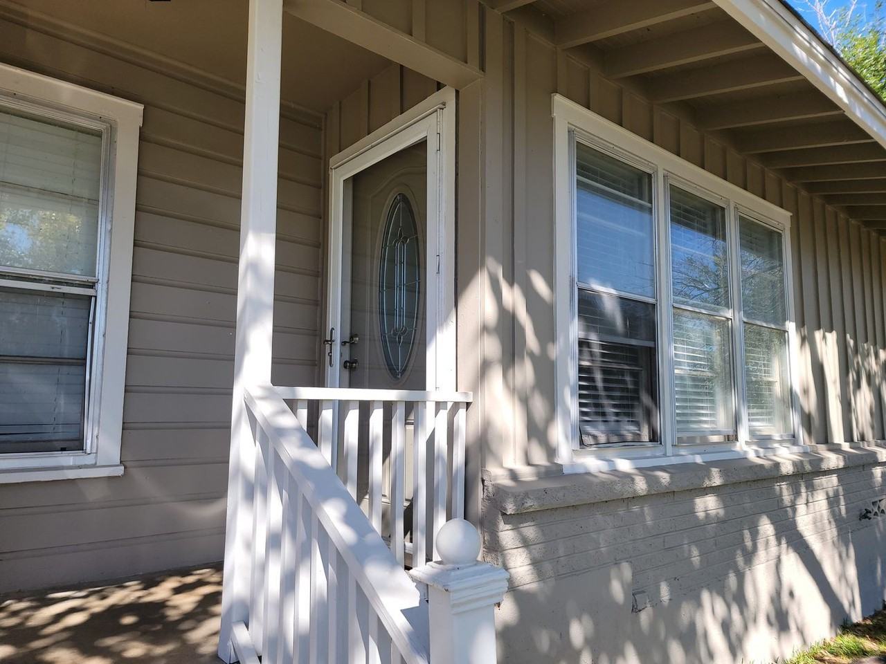 1405 W 1st St - Photo 2 of 22