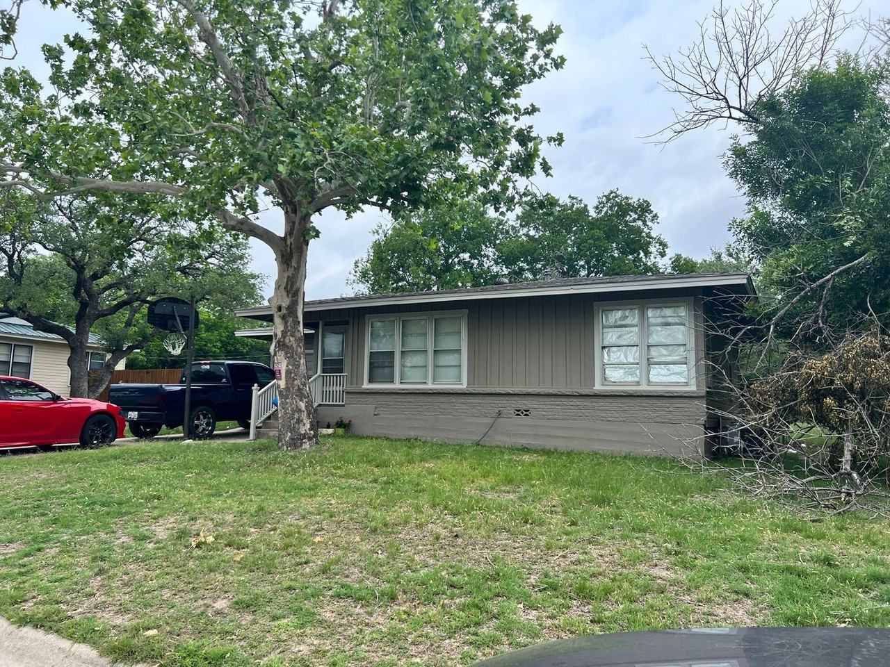 1405 W 1st St - Photo 3 of 22